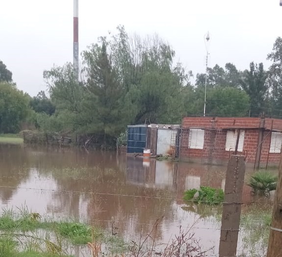La comunidad de barrio Los Tambos bajo agua por un desarrollo inmobiliario ilegal ARROYO TORO